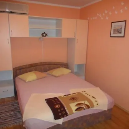 Seafront Pretner - With Balcony And Sea View Apartment Orebic